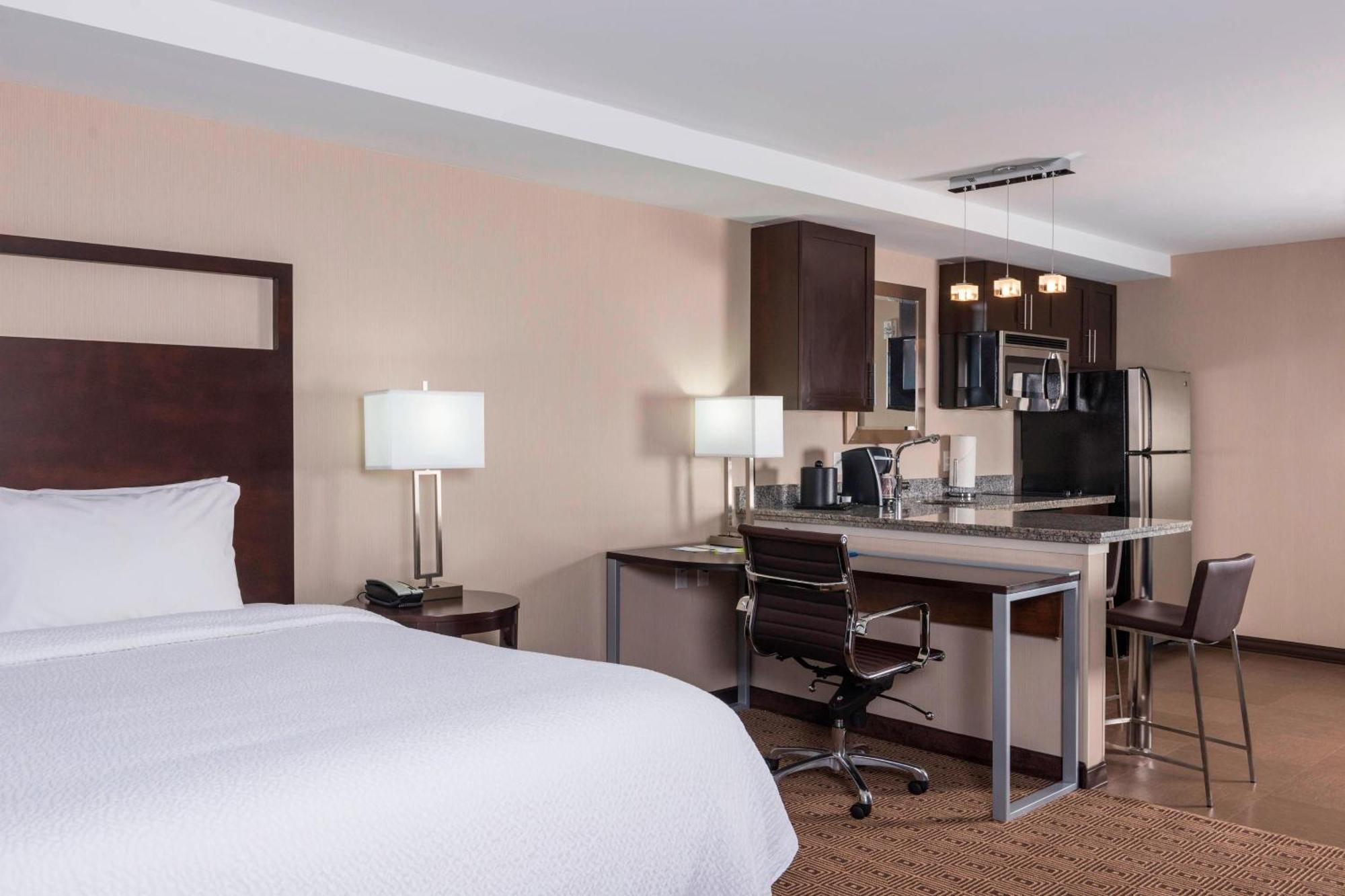 Hotel Fairfield By Marriott Boston