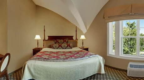 Fairfield By Marriott Boston 3*